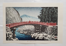 Load image into Gallery viewer, 【Genuine guarantee】Kawase Hasui, Snow at the Shin bridge, Nikko 1930
