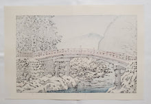 Load image into Gallery viewer, 【Genuine guarantee】Kawase Hasui, Snow at the Shin bridge, Nikko 1930
