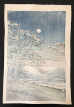 Load image into Gallery viewer, 【Guaranteed genuine】 Kawase Hasui,  Winter moon over Toyama plain, 1931
