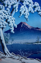 Load image into Gallery viewer, 【真作保証】川瀬巴水　富士の雪晴(田子の浦)
