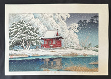 Load image into Gallery viewer, 【Genuine guarantee】 Kawase Hasui, Snow at Inokashira Benten shrine precinct, 1929
