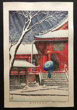 Load image into Gallery viewer, 【Guaranteed genuine】Kawase Hasui, Snow at Kiyomizu Hall, Ueno 1929
