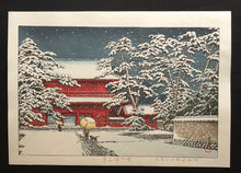 Load image into Gallery viewer, 【Genuine guarantee】 Kawase Hasui, Snow at Zojo Temple, 1929

