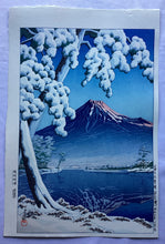 Load image into Gallery viewer, 【真作保証】川瀬巴水　富士の雪晴(田子の浦)
