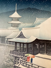 Load image into Gallery viewer, 【真作保証】川瀬巴水　春の雪　京の清水　
