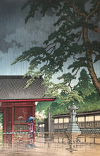 Load image into Gallery viewer, 【Genuine guarantee】　Kawase Hasui, Sring Rain (Gokoku Temple)

